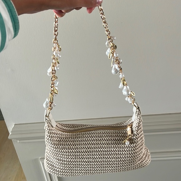 Woven purse. Added pearls and beads to it - Picture 4 of 5